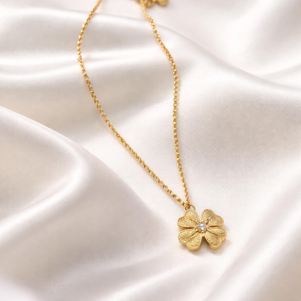 S. Steel Lucky Charm met steentje